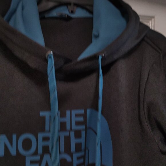 The north face new size large  hoodys - Picture 1 of 4